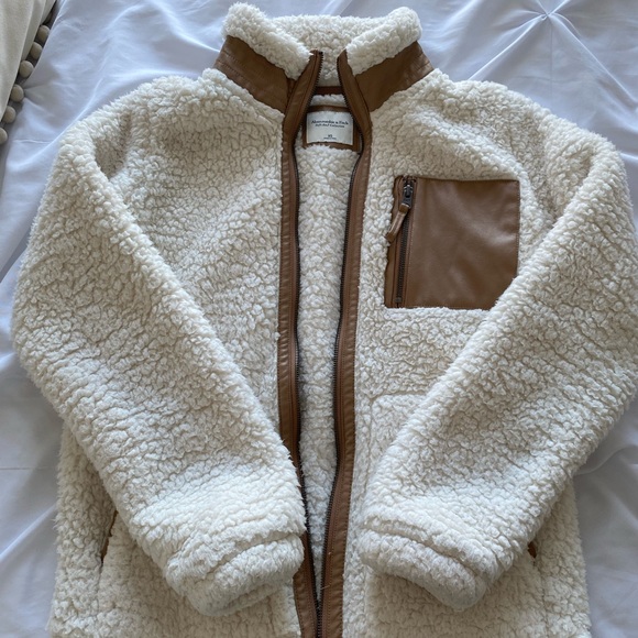 Abercrombie super soft sherpa jacket - Picture 5 of 7